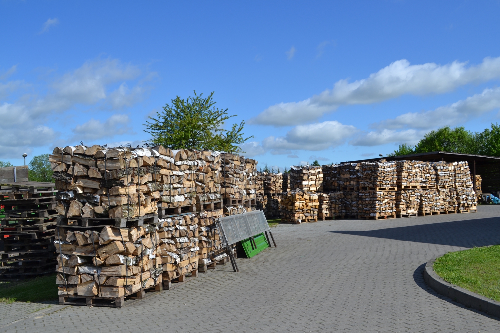 Dział sprzedaży drewna opałowego